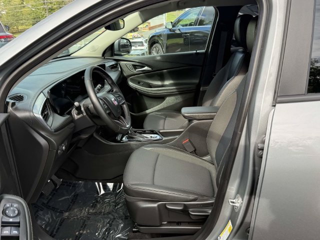 Used 2025 Buick Encore GX Preferred AWD/4WD image 11