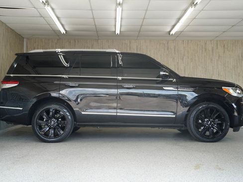 Used 2023 Lincoln Navigator Reserve AWD/4WD image 6