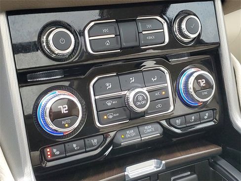 Used 2021 GMC Yukon Denali w/ Denali Ultimate Package image 16