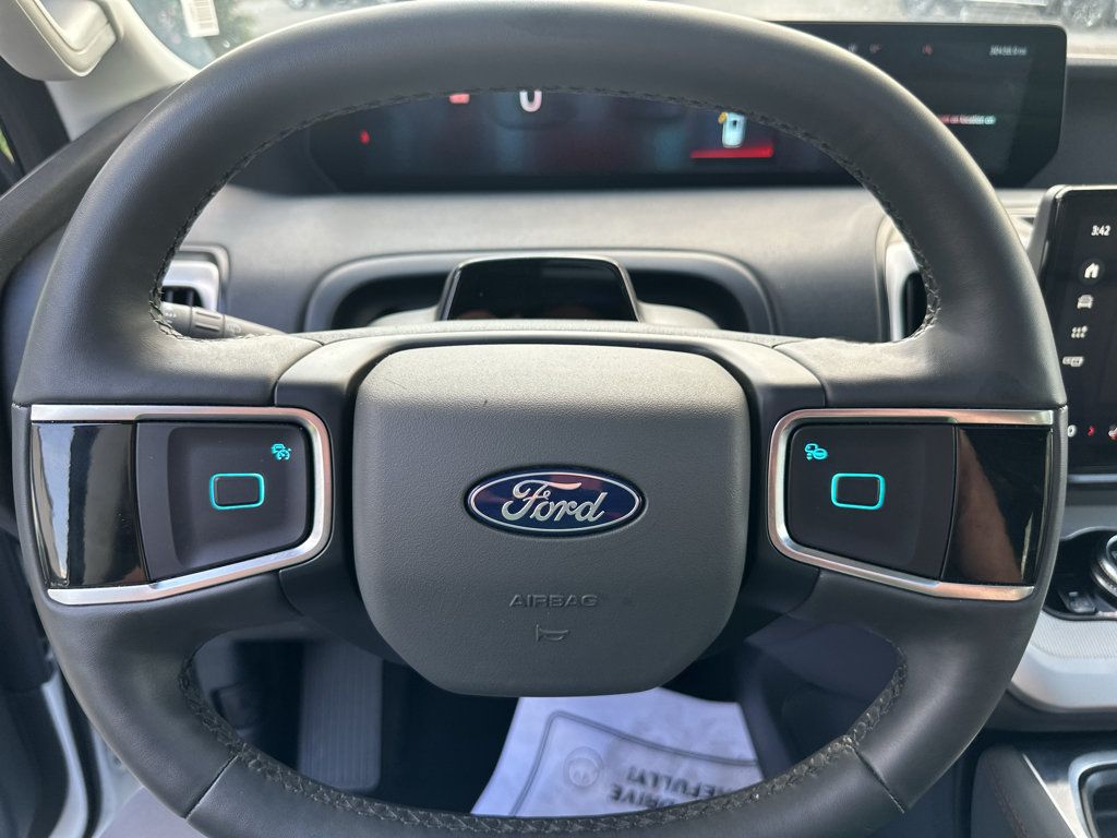 Used 2025 Ford Expedition Active AWD/4WD image 24