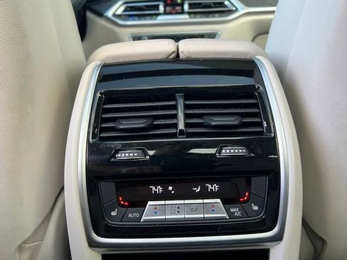 Used 2020 BMW X7 xDrive40i w/ Executive Package image 36