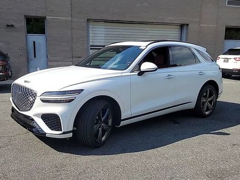 Used 2024 Genesis GV70 3.5T Sport w/ Sport Prestige Package AWD/4WD image 4