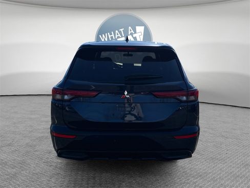 Used 2022 Mitsubishi Outlander SEL Black Edition image 5