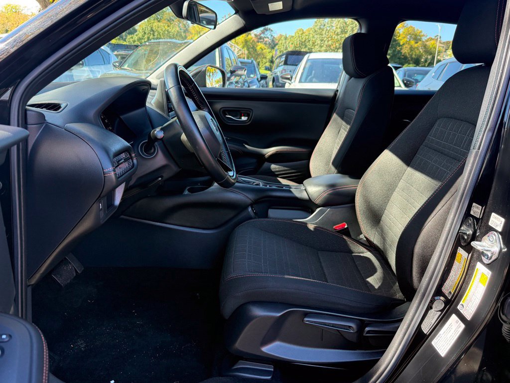 Used 2025 Honda HR-V Sport image 18