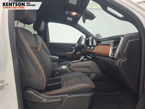 Used 2024 GMC Canyon AT4 image 9