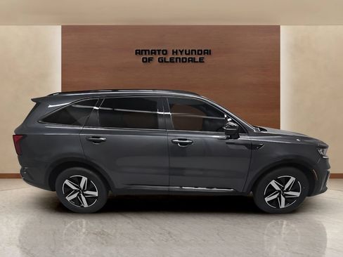 Used 2021 Kia Sorento S FWD image 6