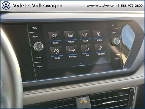 Certified 2023 Volkswagen Taos SE w/ Black Wheel Package image 25