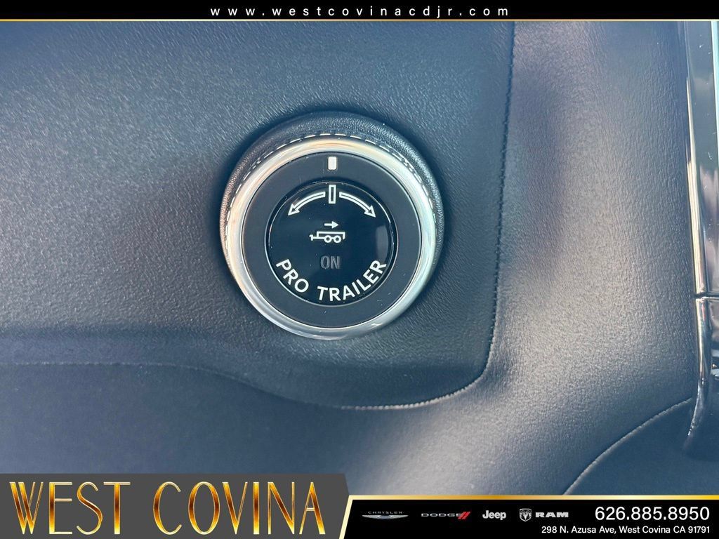 Used 2025 Lincoln Navigator Reserve AWD/4WD image 26