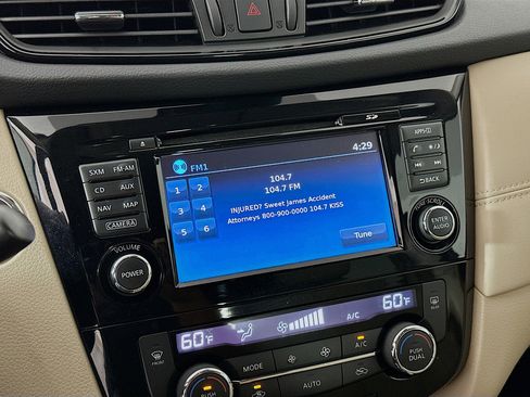 Used 2017 Nissan Rogue SL FWD image 21