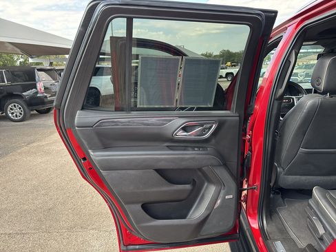 Used 2021 GMC Yukon SLT w/ SLT Premium Package AWD/4WD image 16