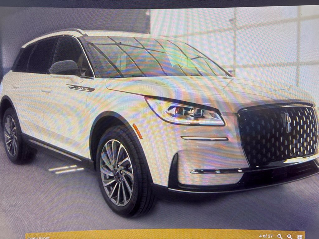 Used 2023 Lincoln Corsair Reserve FWD image 2