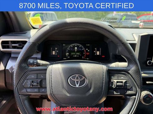 Certified 2025 Toyota Tacoma SR5 AWD/4WD image 33
