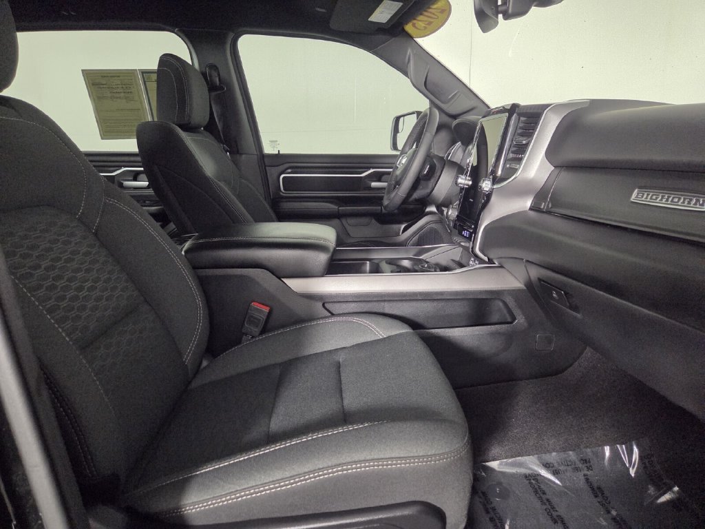 Used 2025 RAM 1500 Big Horn RWD image 32