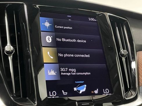 Used 2022 Volvo S60 B5 Momentum w/ Premium Package image 18