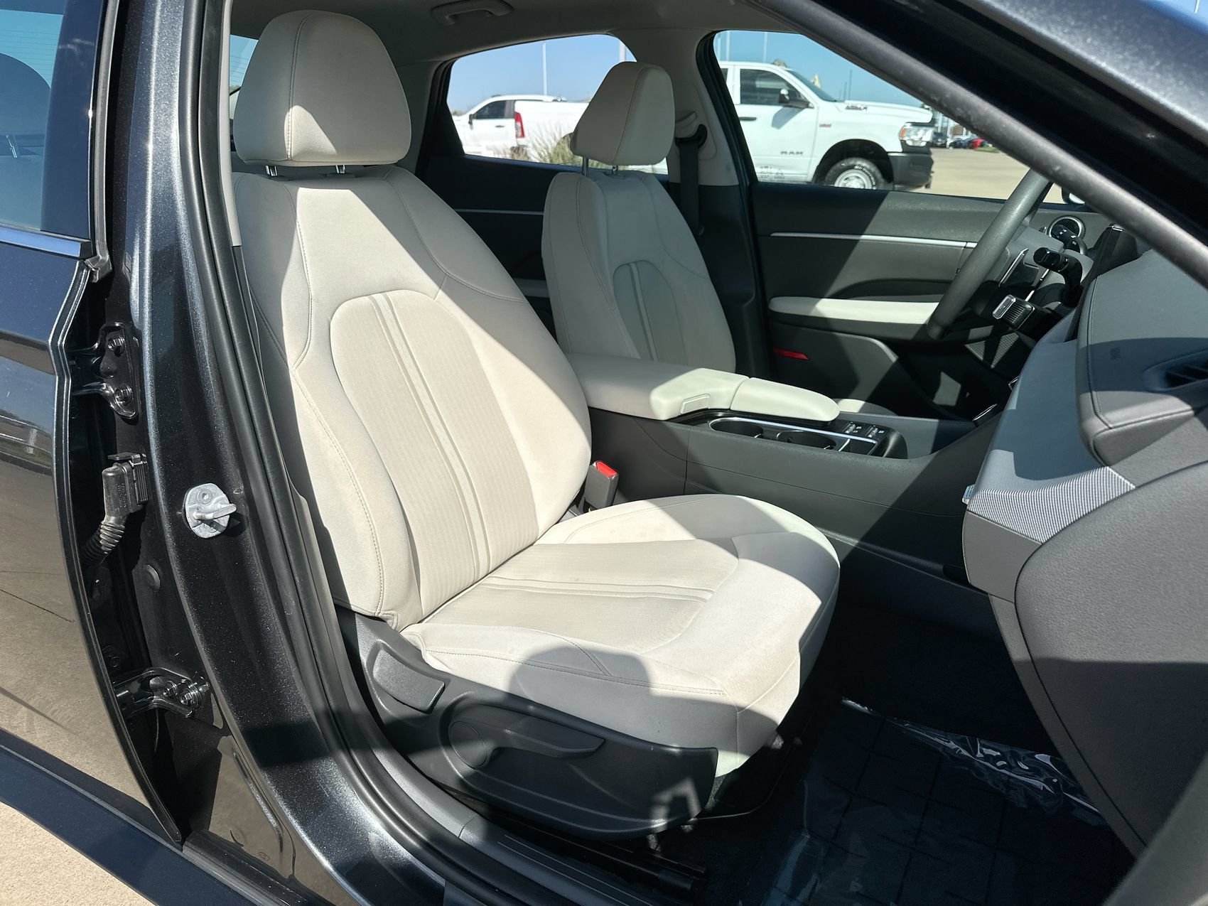 Used 2025 Hyundai Sonata SEL FWD image 23