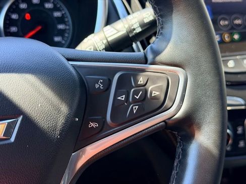 Used 2023 Chevrolet Equinox Premier image 11