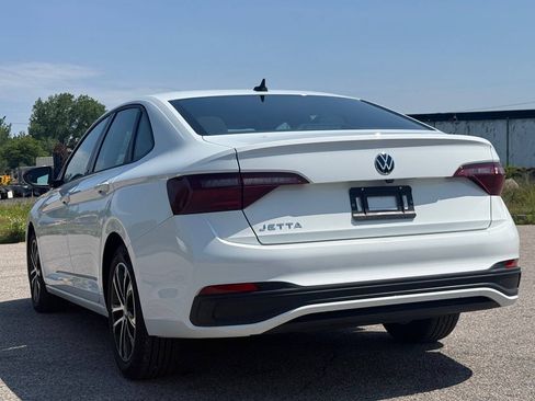 Used 2024 Volkswagen Jetta Sport FWD image 3