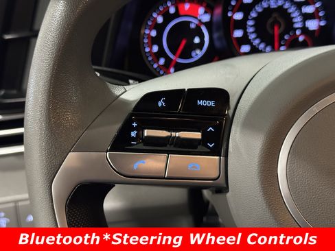 Used 2023 Hyundai Elantra SEL image 5