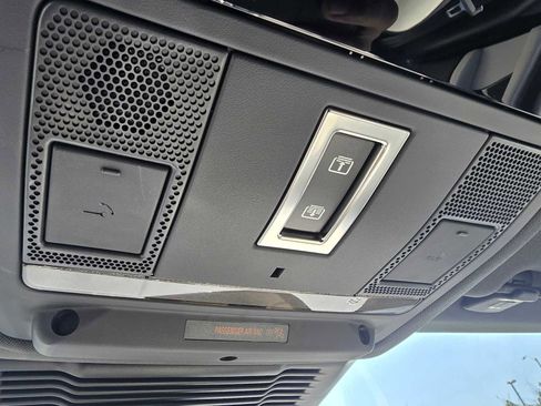 New 2023 Land Rover Discovery Sport SE R-Dynamic image 35