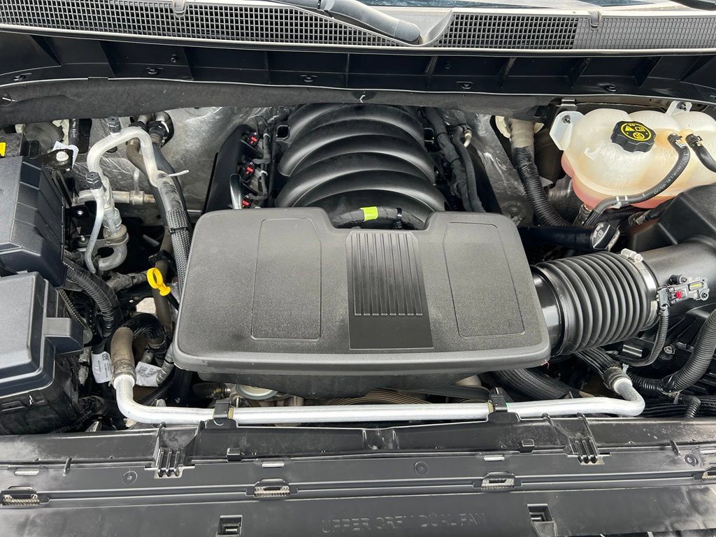 Used 2024 Chevrolet Silverado 1500 LT AWD/4WD image 48