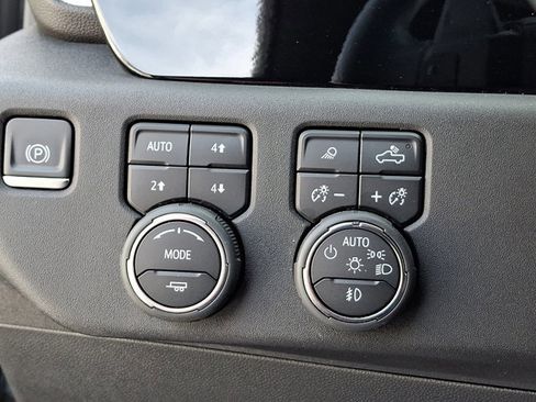 Used 2024 Chevrolet Silverado 1500 High Country image 23