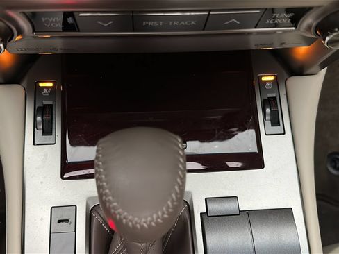 Used 2019 Lexus GX 460 Premium w/ Premium Package AWD/4WD image 32