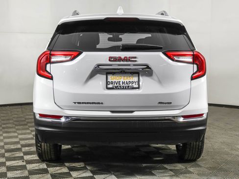 Used 2023 GMC Terrain SLT image 17