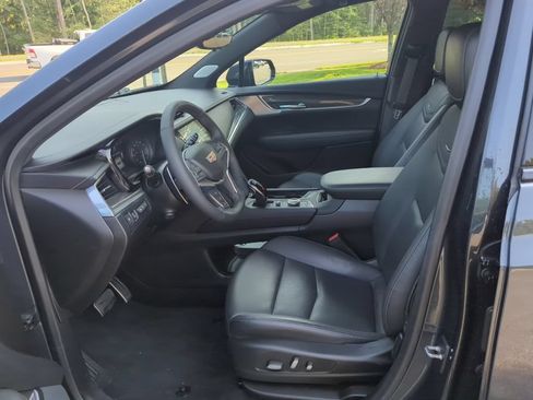 Used 2022 Cadillac XT5 Sportv w/ Technology Package AWD/4WD image 9