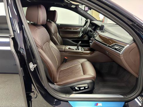Used 2020 BMW 750i xDrive w/ Executive Package AWD/4WD image 10