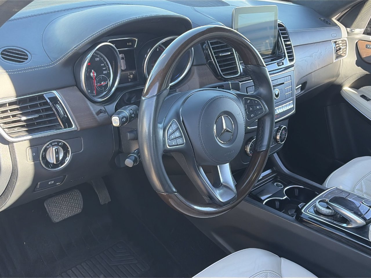 Used 2018 Mercedes-Benz GLS 550 4MATIC image 17