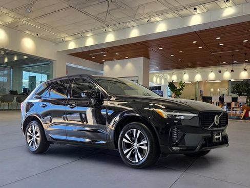 Certified 2024 Volvo XC60 B5 Core w/ Climate Package AWD/4WD image 5