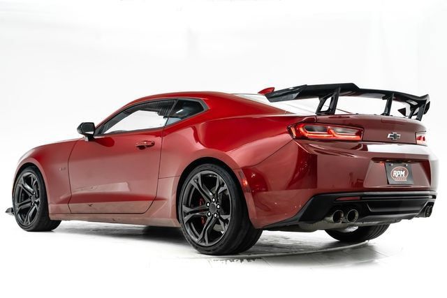 Used 2017 Chevrolet Camaro SS RWD image 11