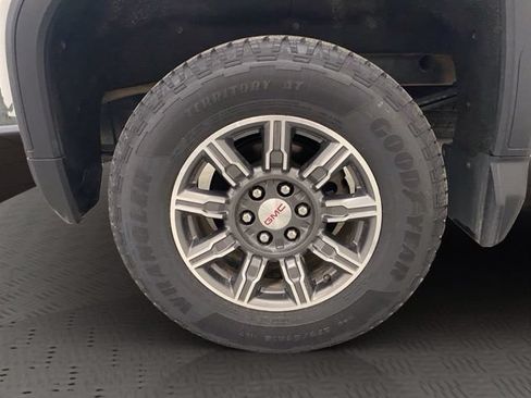 Used 2024 GMC Sierra 1500 AT4 w/ Technology Package AWD/4WD image 38