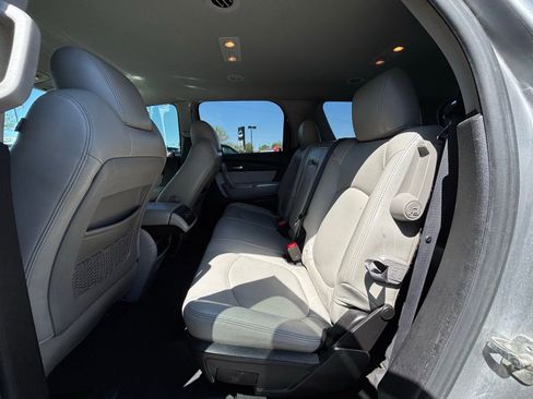 Used 2007 GMC Acadia SLE w/ Preferred Package AWD/4WD image 18