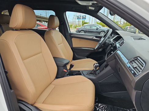 Certified 2023 Volkswagen Tiguan SE R-Line FWD image 10