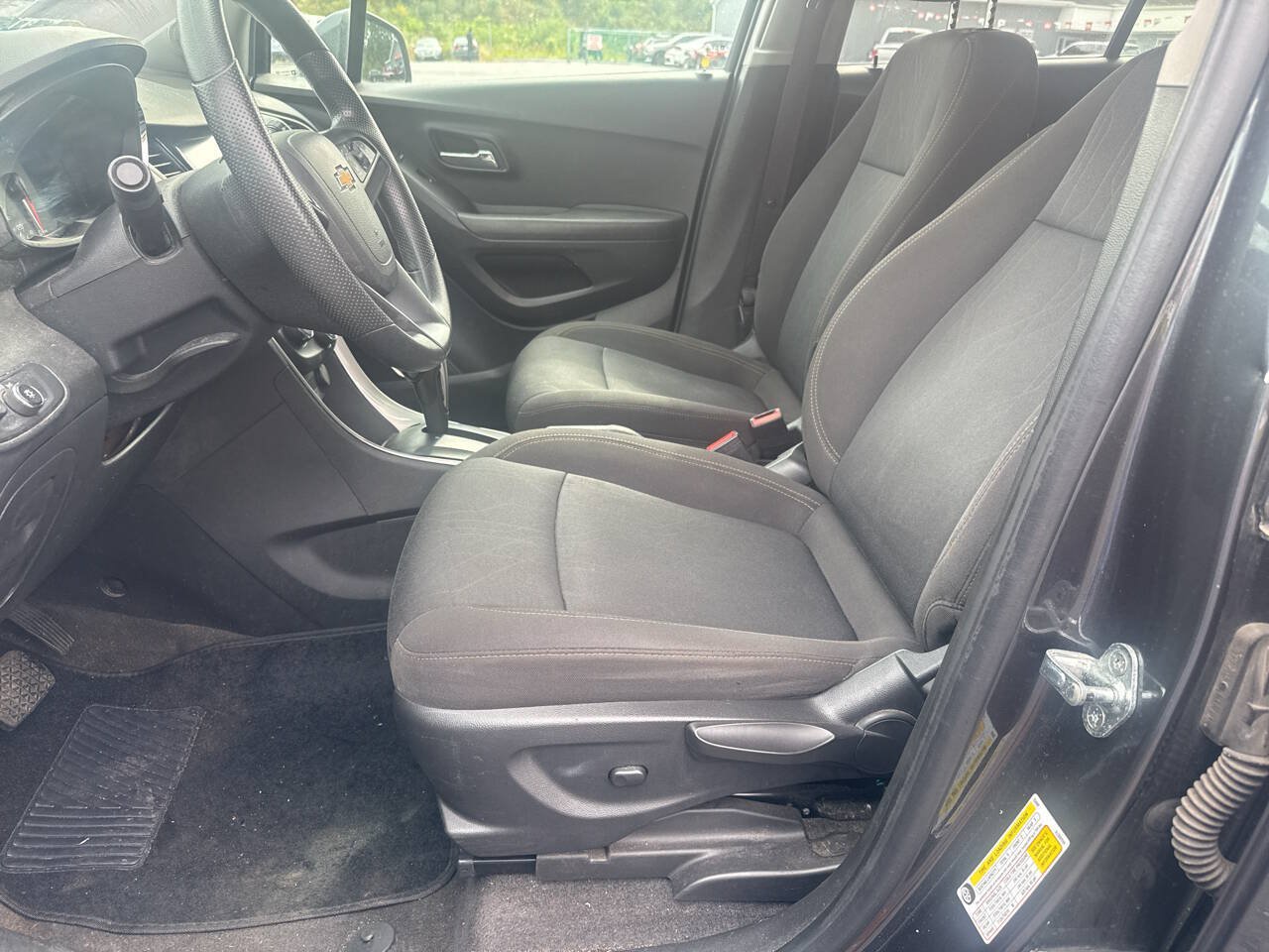Used 2017 Chevrolet Trax LT FWD image 15