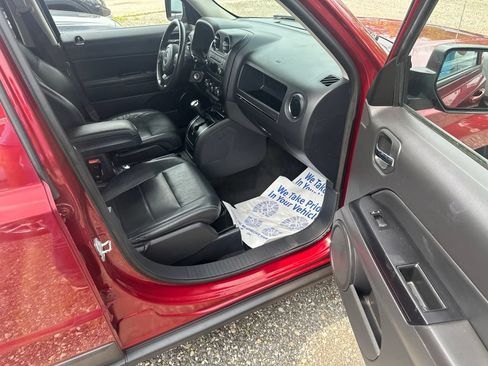 Used 2016 Jeep Patriot High Altitude AWD/4WD image 10