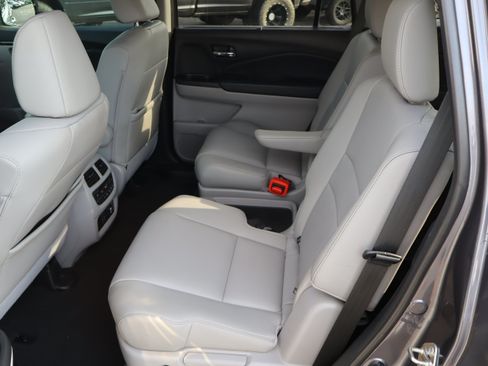 Used 2019 Honda Pilot Touring image 33