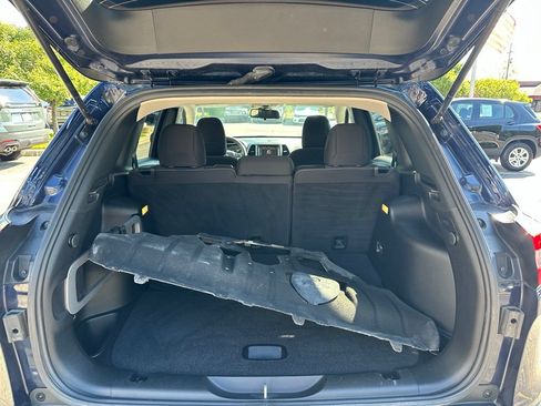 Used 2016 Jeep Cherokee Latitude w/ Cold Weather Group AWD/4WD image 25