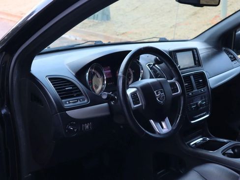 Used 2017 Dodge Grand Caravan GT image 7