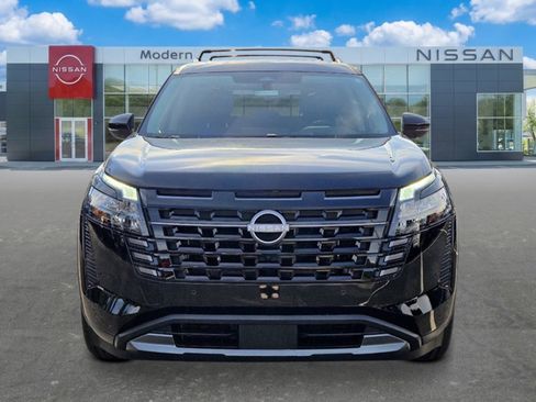 New 2026 Nissan Pathfinder Platinum FWD image 8