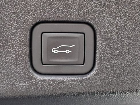 Certified 2025 Chevrolet Traverse LT AWD/4WD image 29