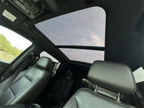 Used 2022 Chevrolet Tahoe Z71 w/ Z71 Off-Road Package image 28