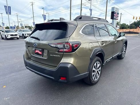 Used 2024 Subaru Outback Premium AWD/4WD image 4