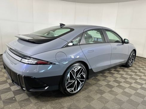 Used 2025 Hyundai Ioniq 6 SEL image 3