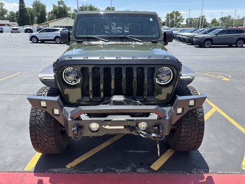 Used 2023 Jeep Gladiator Sport AWD/4WD image 2