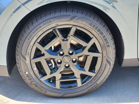 New 2026 Kia Carnival SX Prestige FWD image 9