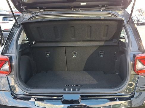 Used 2023 Hyundai Venue SEL image 30