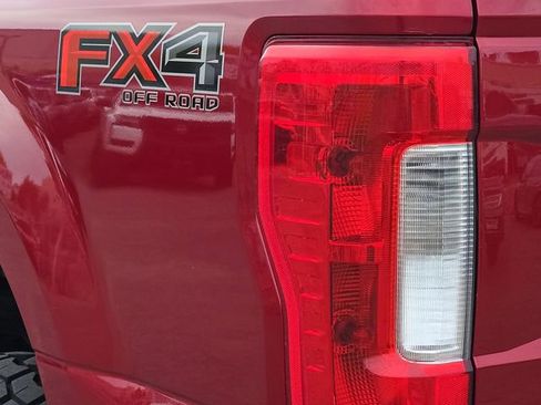 Used 2019 Ford F350 Lariat w/ Lariat Value Package AWD/4WD image 11