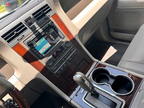 Used 2014 Lincoln Navigator 2WD image 19